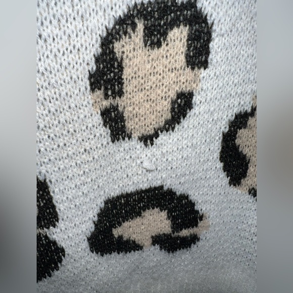 Sweater - Picture 2 of 3